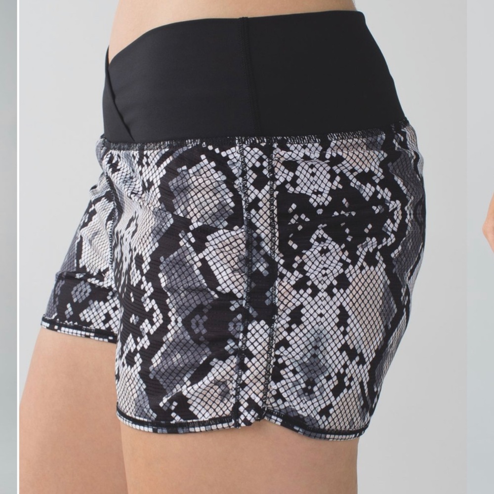 Lululemon sunset salutation short